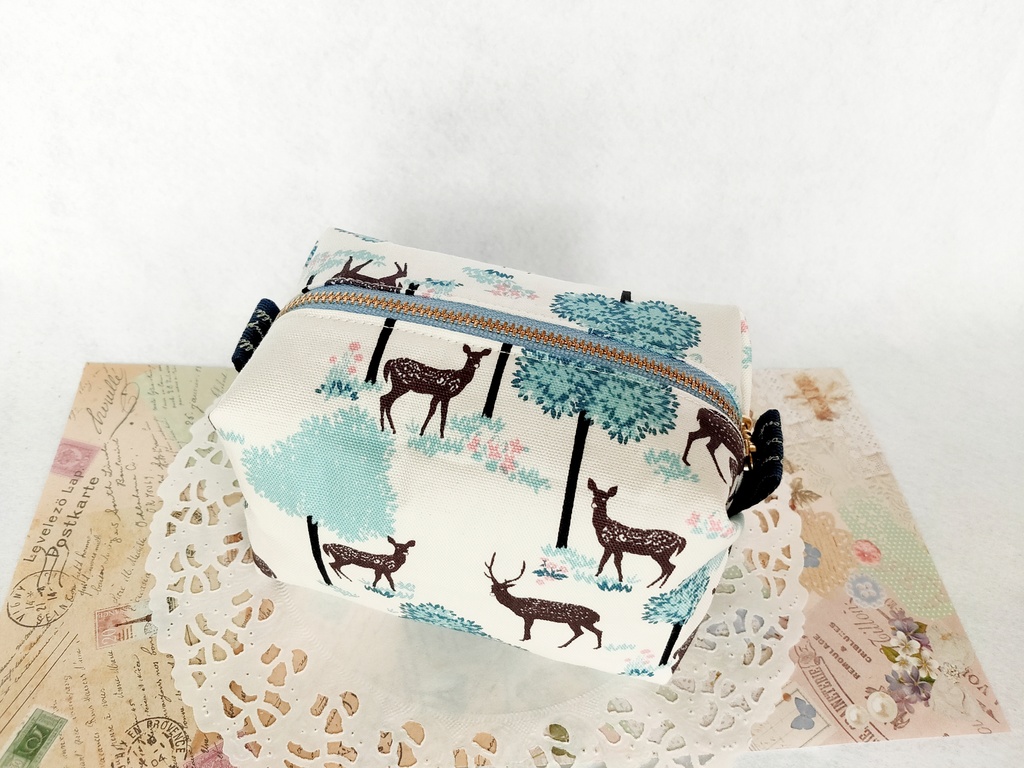 鹿さんキャラメルポーチ