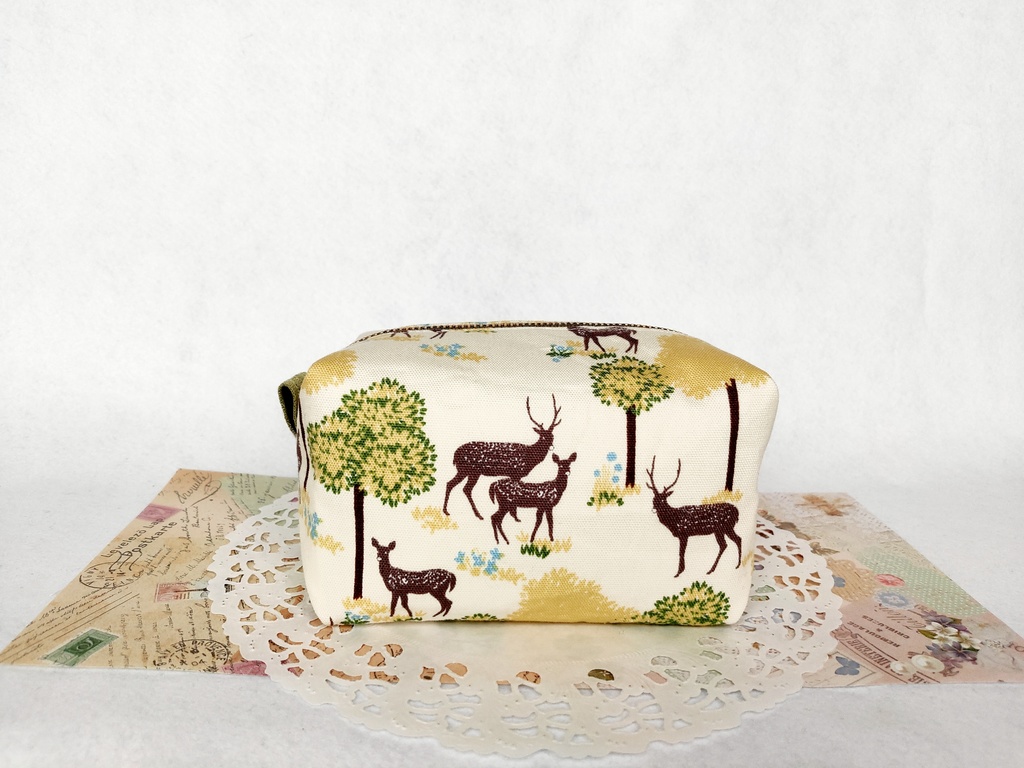 鹿さんキャラメルポーチ