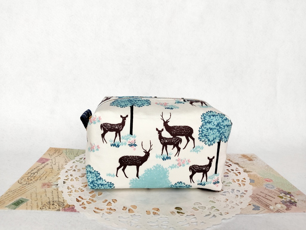 鹿さんキャラメルポーチ