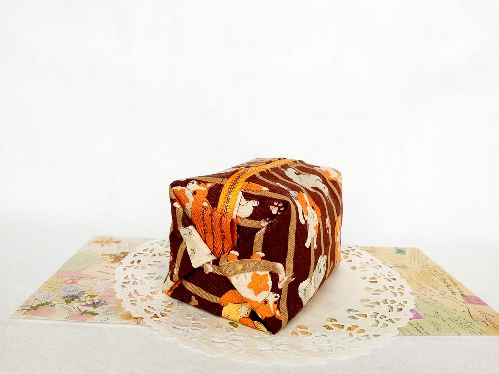 子犬のキャラメルポーチ