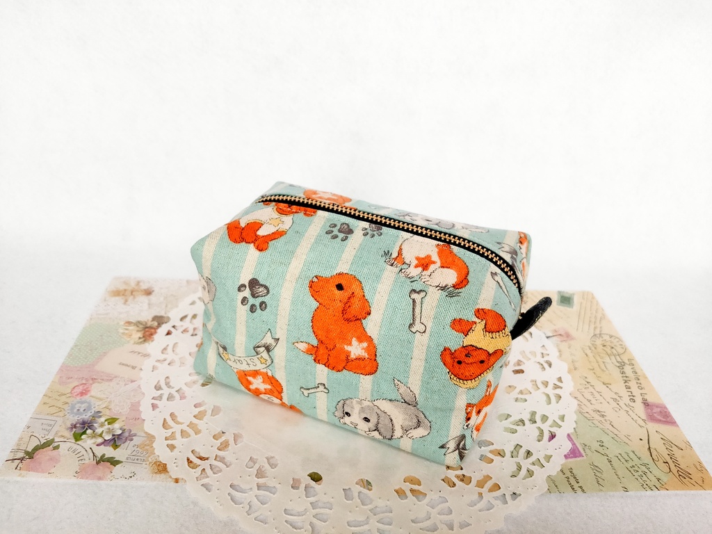 子犬のキャラメルポーチ