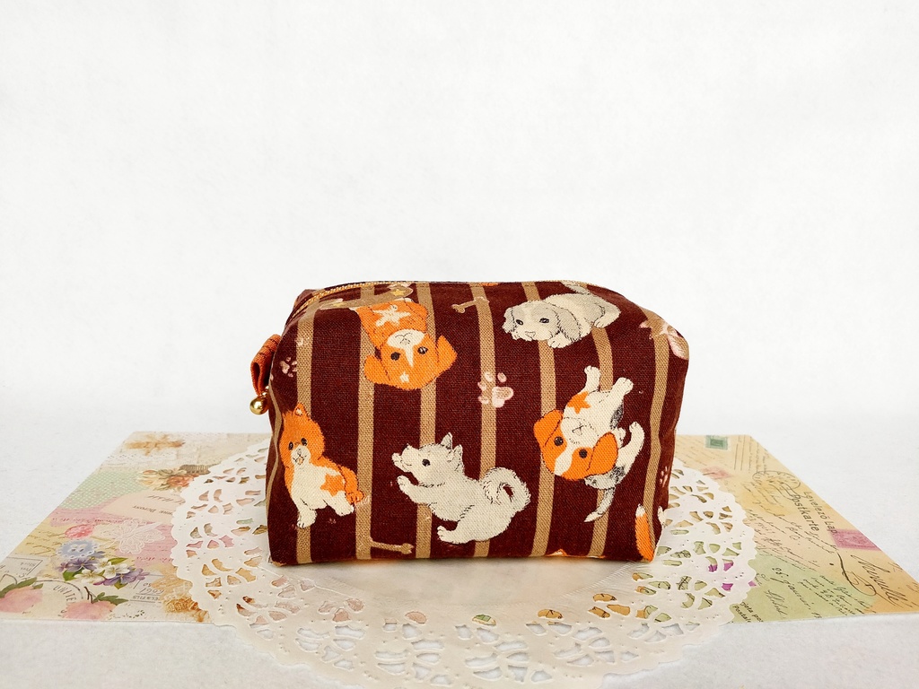 子犬のキャラメルポーチ