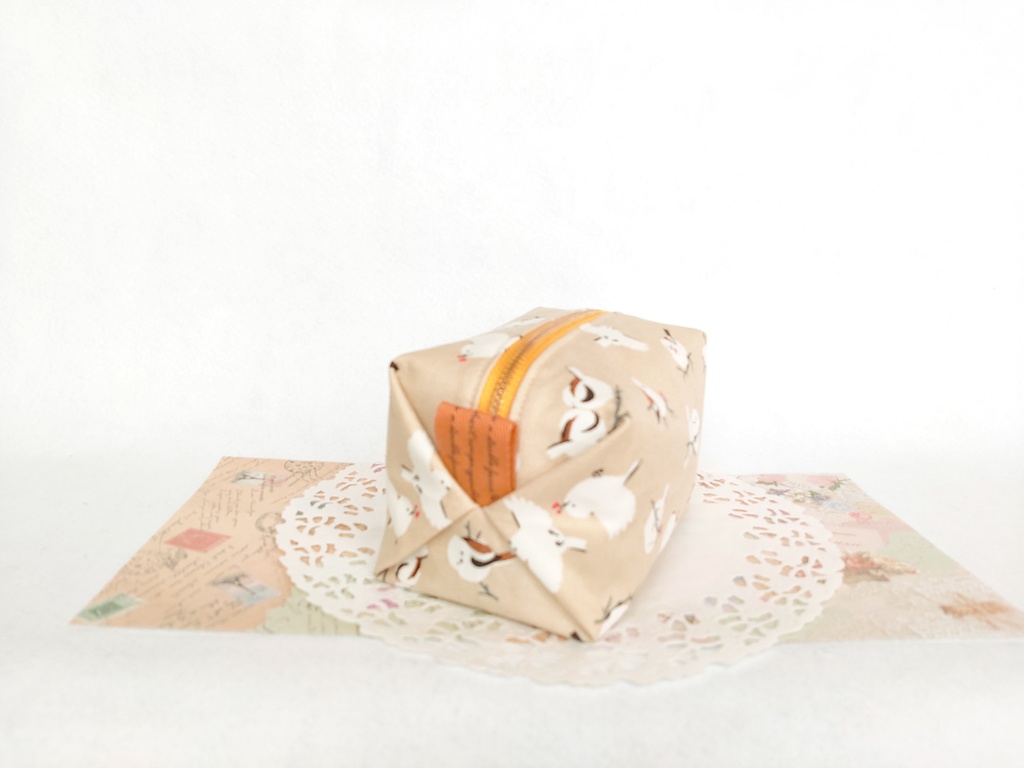 シマエナガのキャラメルポーチ