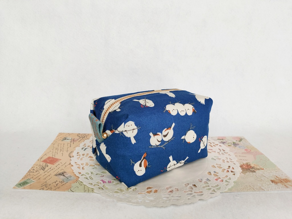 シマエナガのキャラメルポーチ