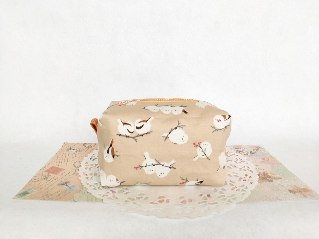 シマエナガのキャラメルポーチ