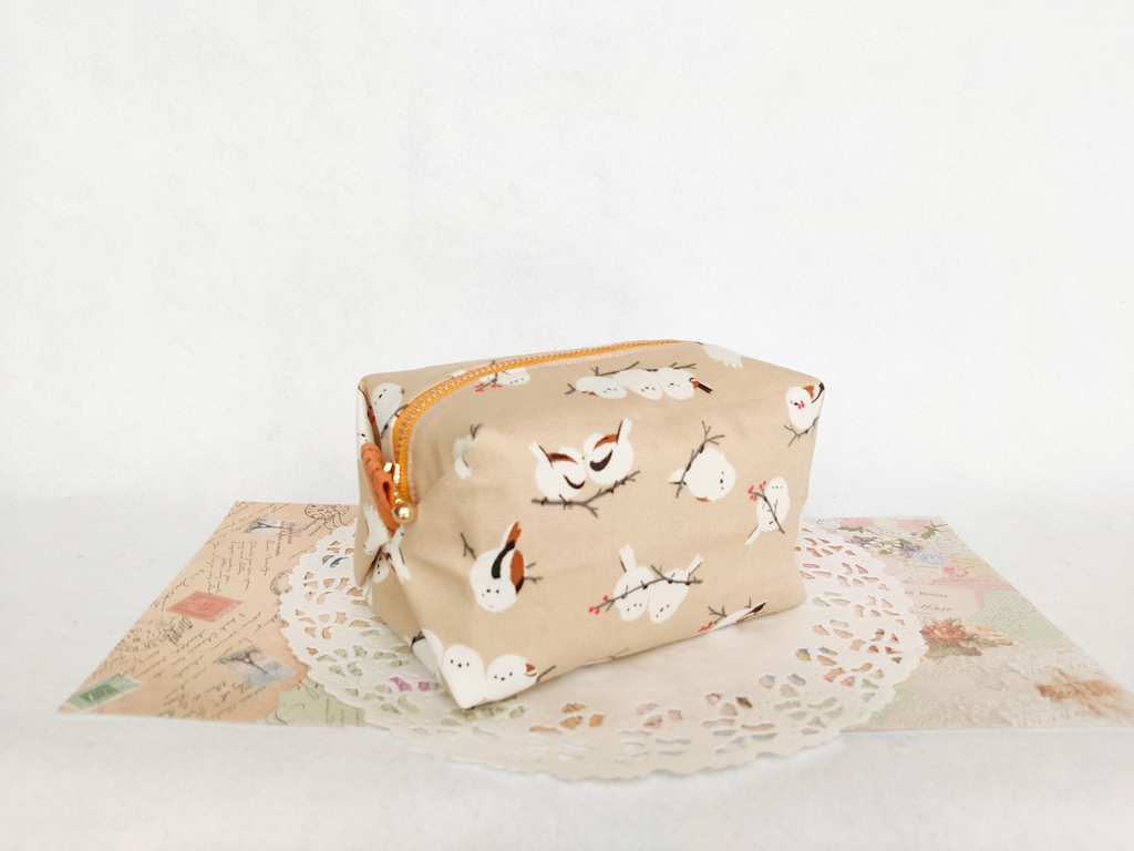 シマエナガのキャラメルポーチ