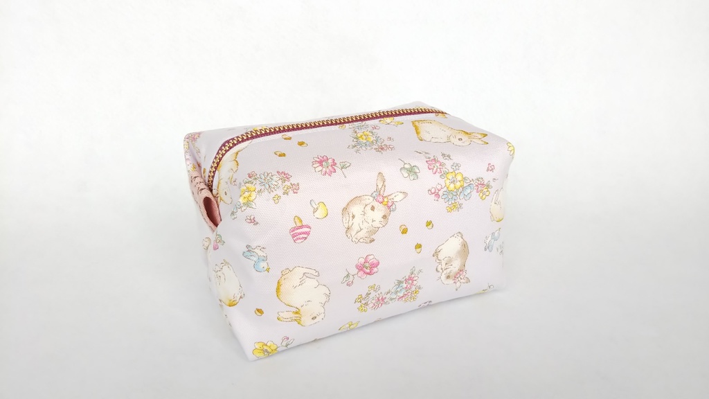 キャラメルポーチ(うさぎとお花)