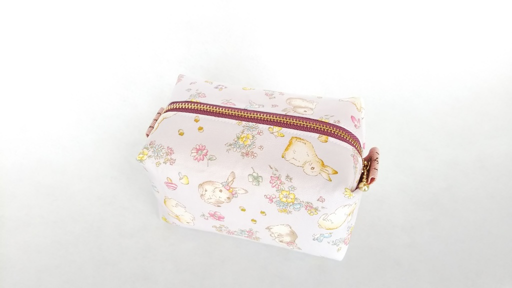 キャラメルポーチ(うさぎとお花)