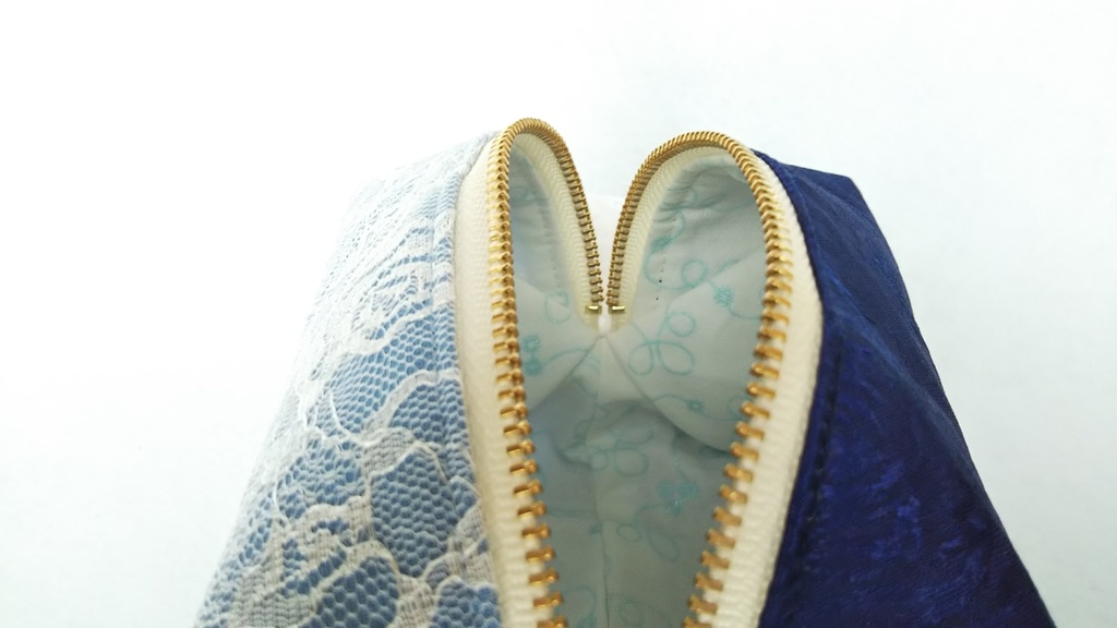 薔薇とレースのキラキラ☆キャラメルポーチ