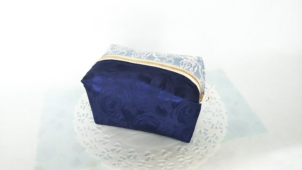 薔薇とレースのキラキラ☆キャラメルポーチ