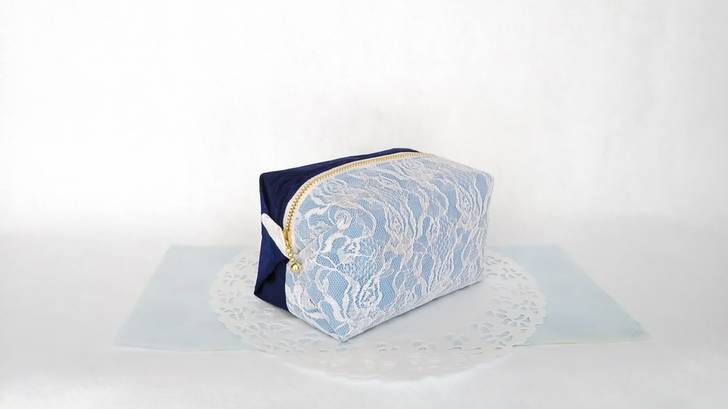 薔薇とレースのキラキラ☆キャラメルポーチ