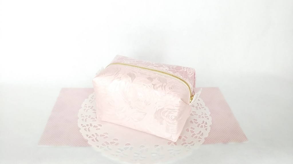 薔薇とレースのキラキラ☆キャラメルポーチ