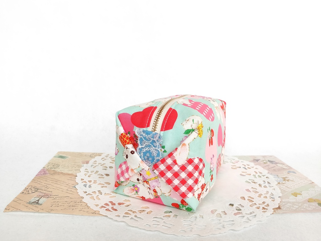 キャラメルポーチ(レトロ可愛いウサちゃん・ハート)