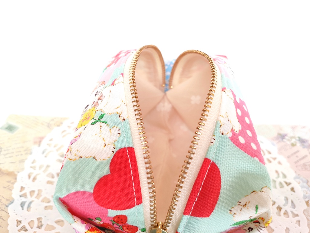 キャラメルポーチ(レトロ可愛いウサちゃん・ハート)