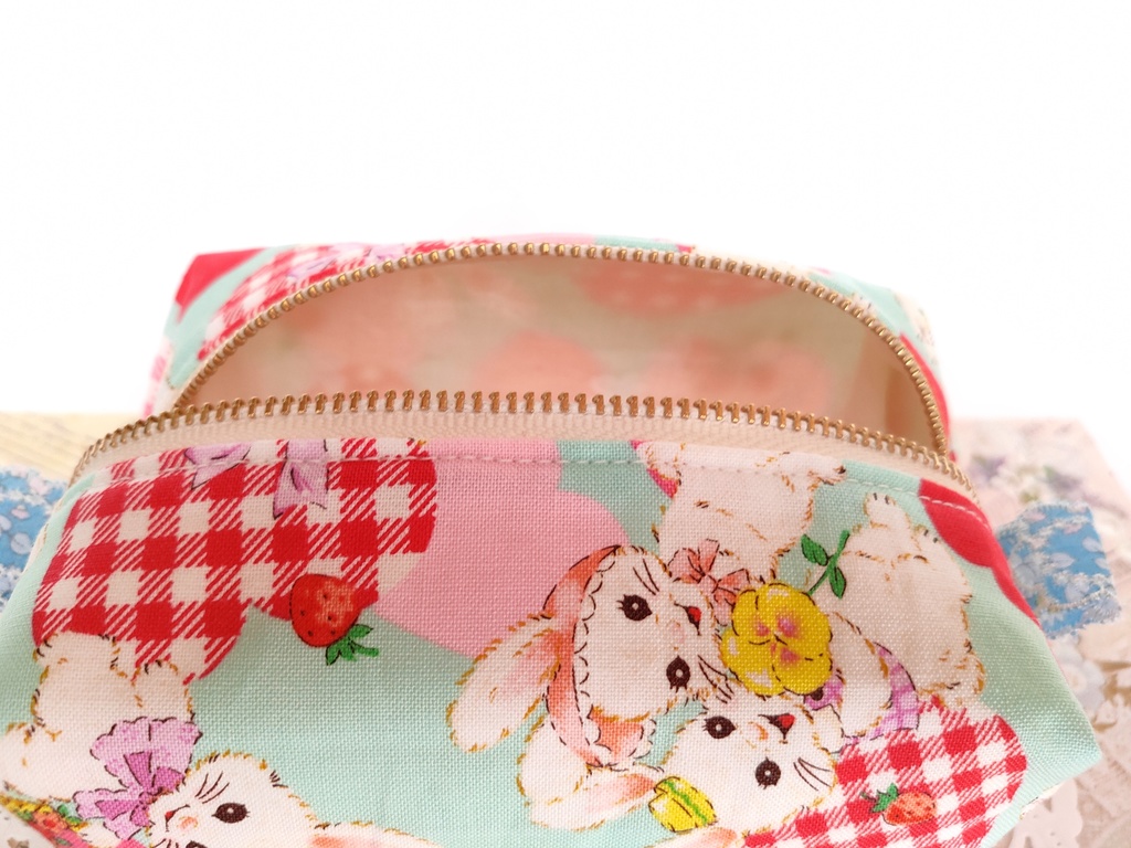 キャラメルポーチ(レトロ可愛いウサちゃん・ハート)