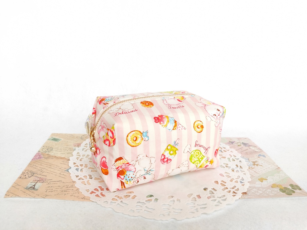 キャラメルポーチ(レトロ可愛いウサちゃん・ストライプ)