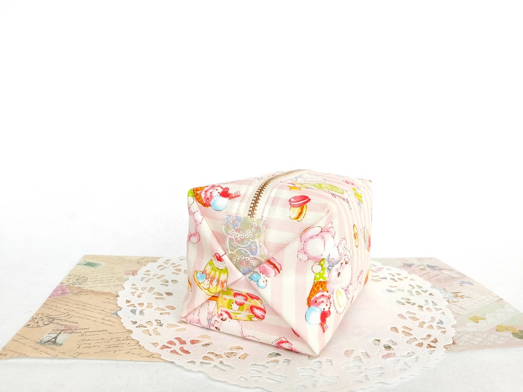 キャラメルポーチ(レトロ可愛いウサちゃん・ストライプ)