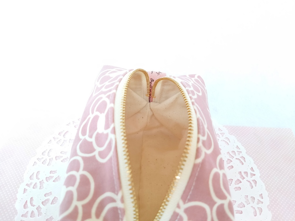 キャラメルポーチ(カメリア)