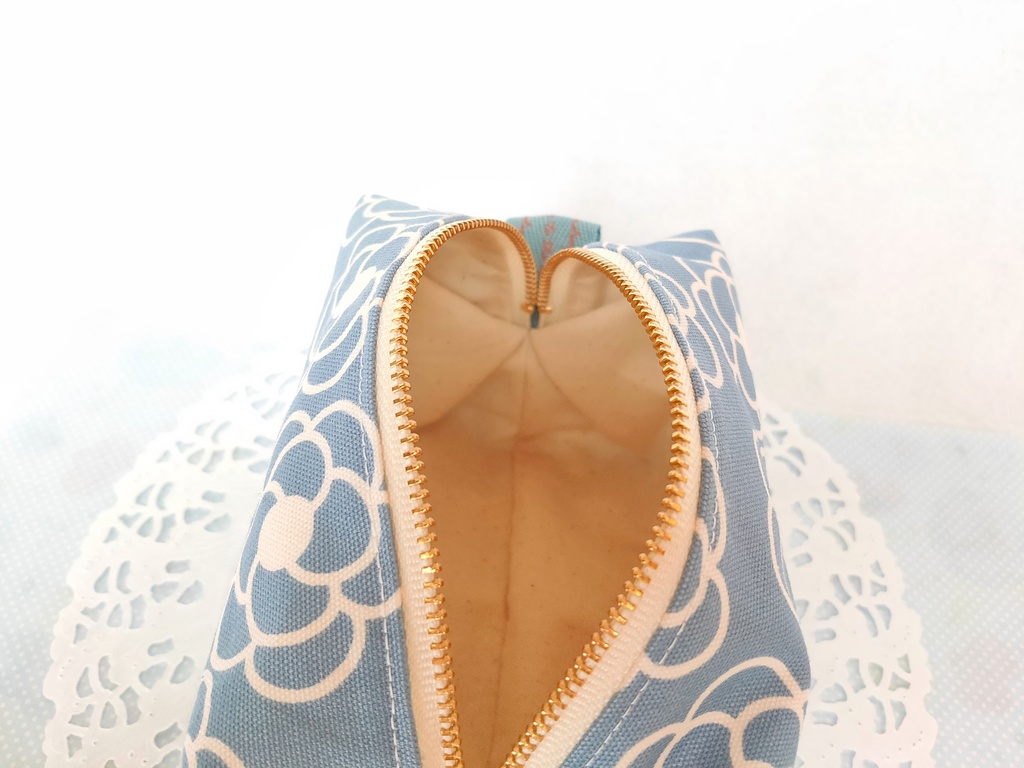 キャラメルポーチ(カメリア)