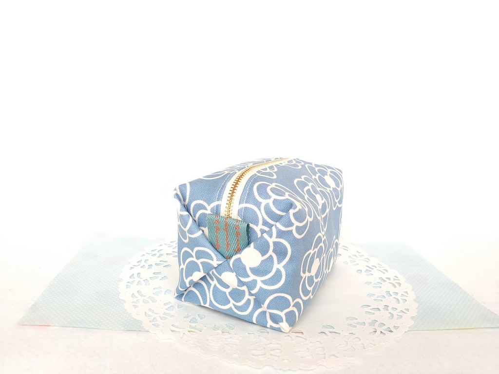 キャラメルポーチ(カメリア)