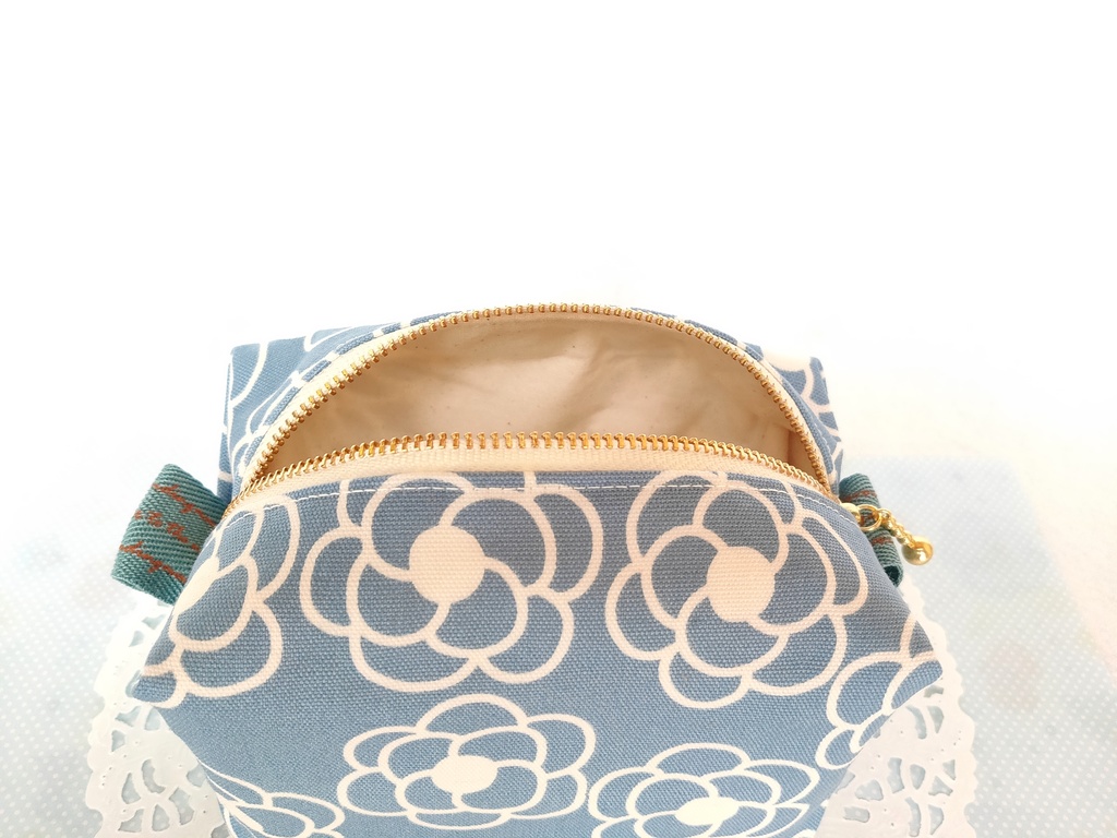 キャラメルポーチ(カメリア)