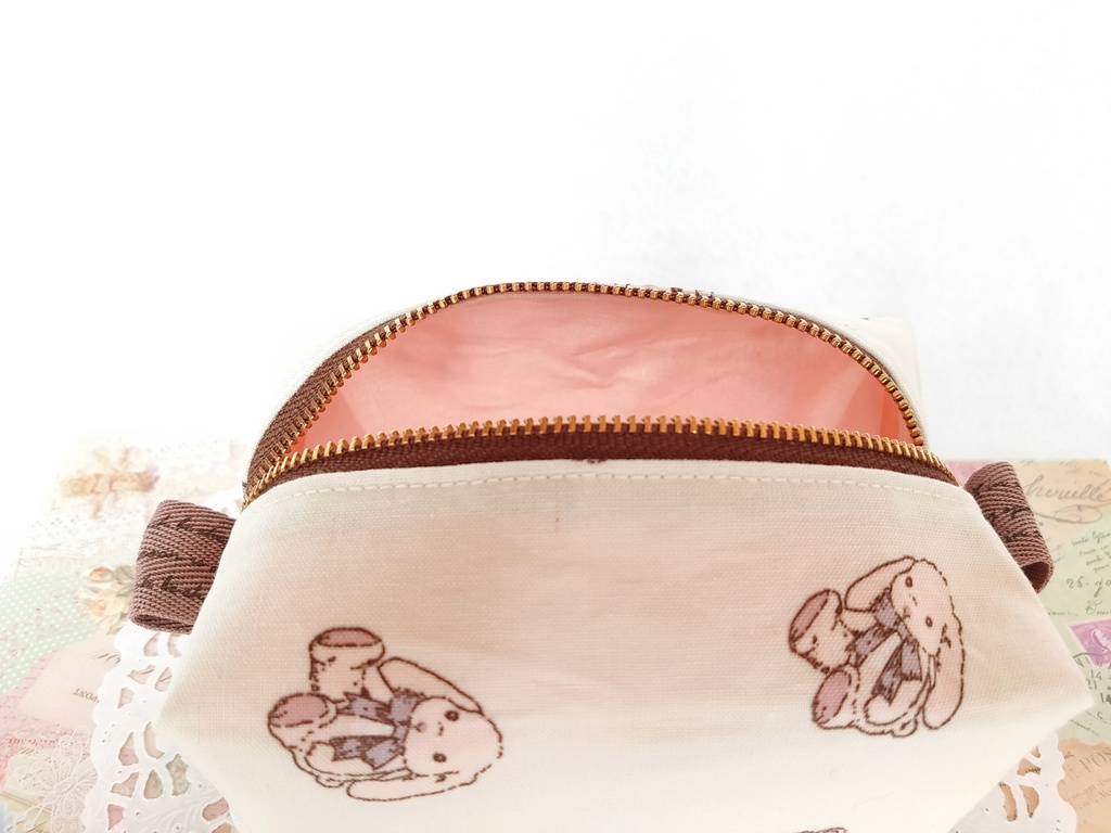 キャラメルポーチ(タータンチェックとうさぎ)