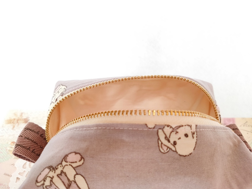 キャラメルポーチ(タータンチェックとうさぎ)