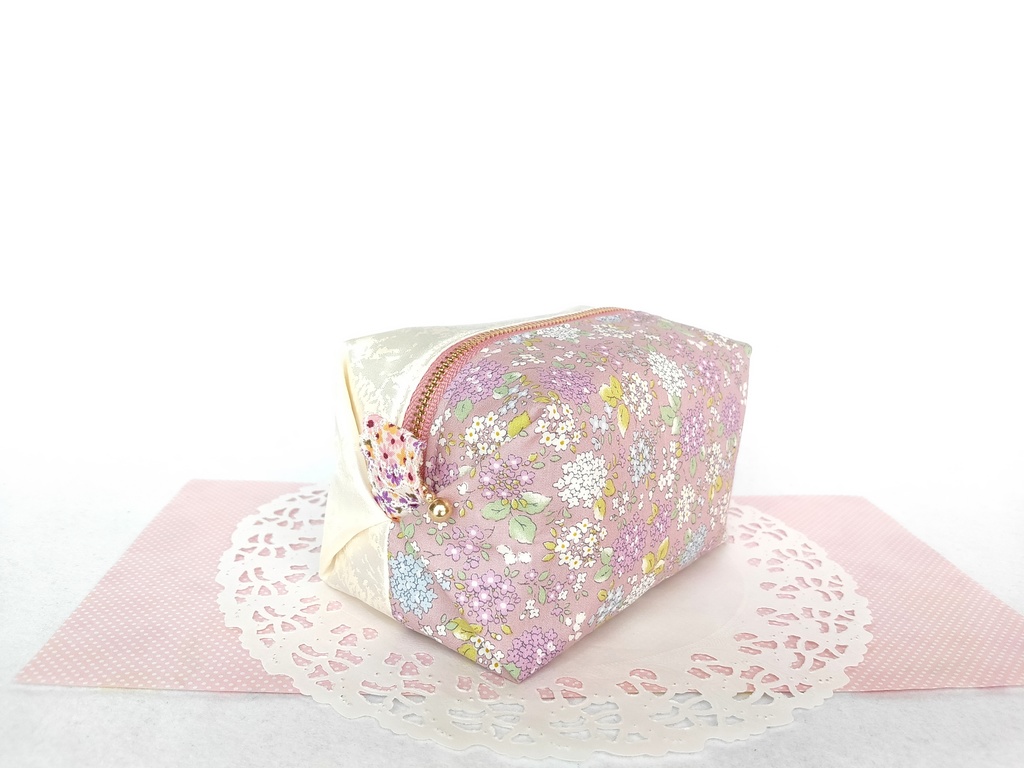 紫陽花のキラキラ☆キャラメルポーチ(パープル×アイボリー)