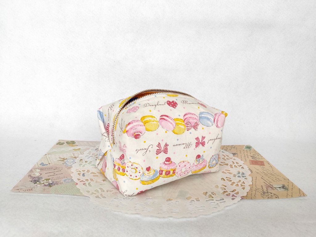 ハロウィン🎃キャラメルポーチ(オレンジ×ドット)