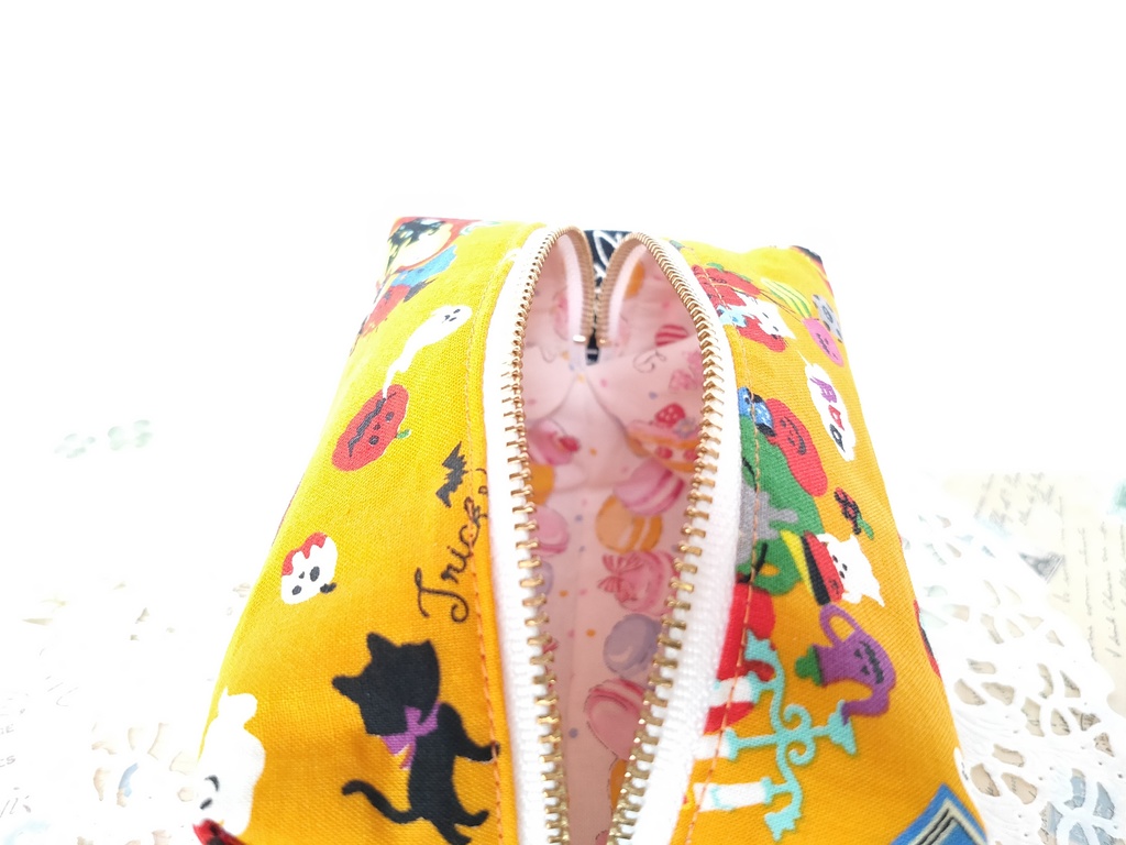 ハロウィン🎃キャラメルポーチ(オレンジ×ドット)