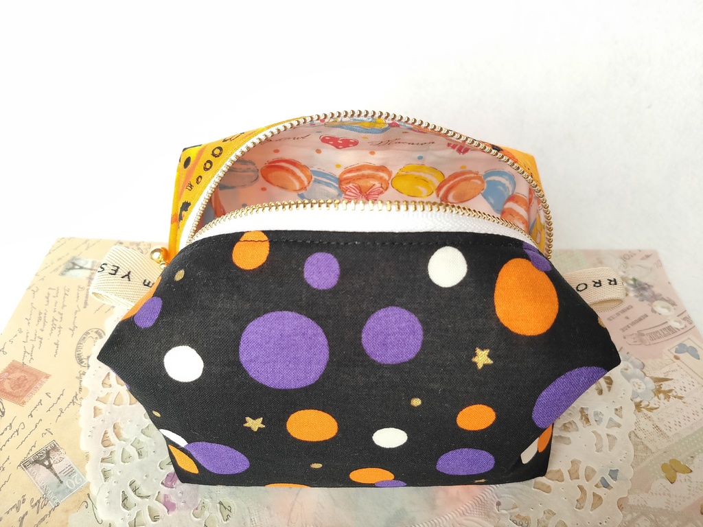 ハロウィン🎃キャラメルポーチ(オレンジ×ブラック)