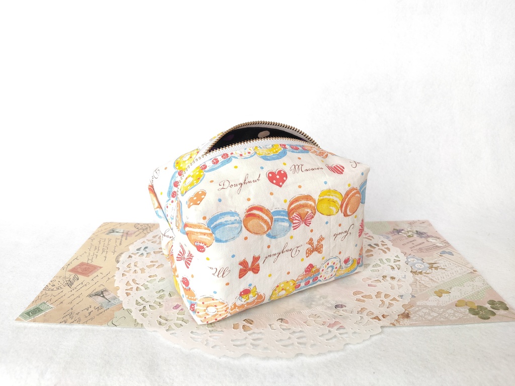 ハロウィン🎃キャラメルポーチ(オレンジ×ブラック)