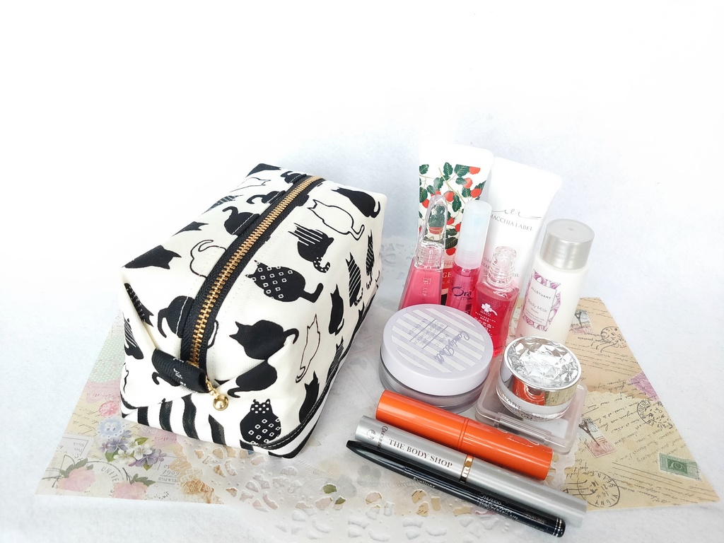 キャラメルポーチ(モノトーン猫・ホワイト)