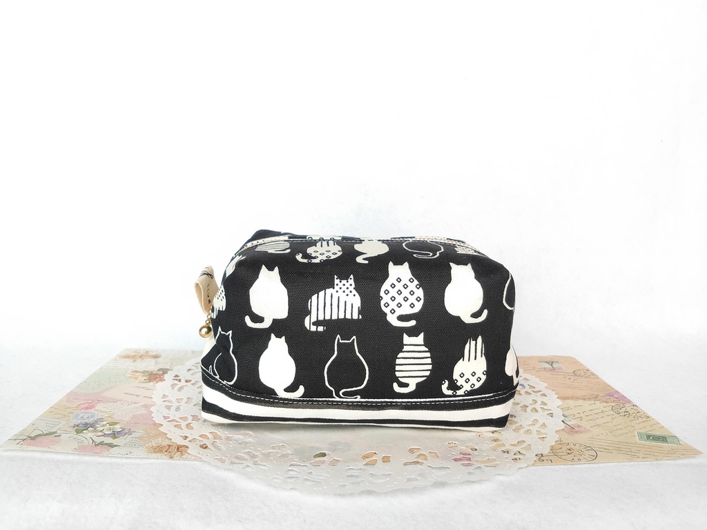 キャラメルポーチ(モノトーン猫・ブラック)
