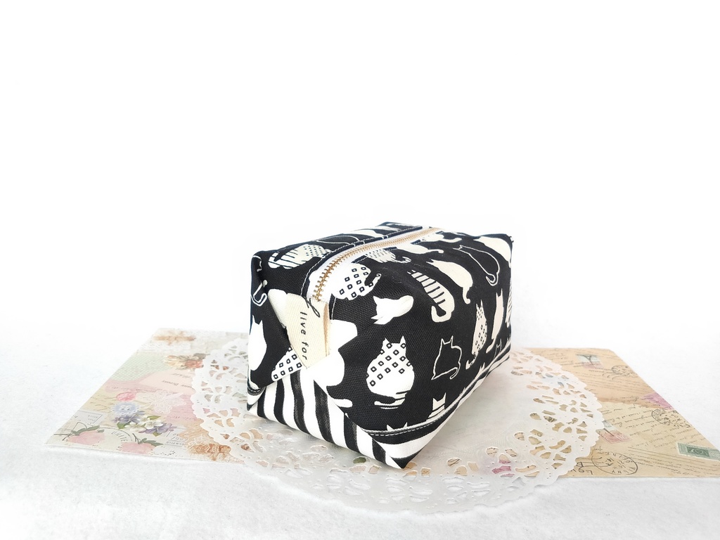 キャラメルポーチ(モノトーン猫・ブラック)