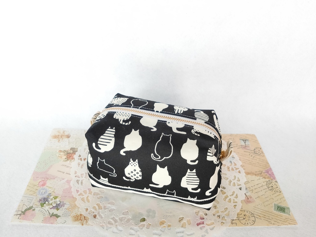 キャラメルポーチ(モノトーン猫・ブラック)