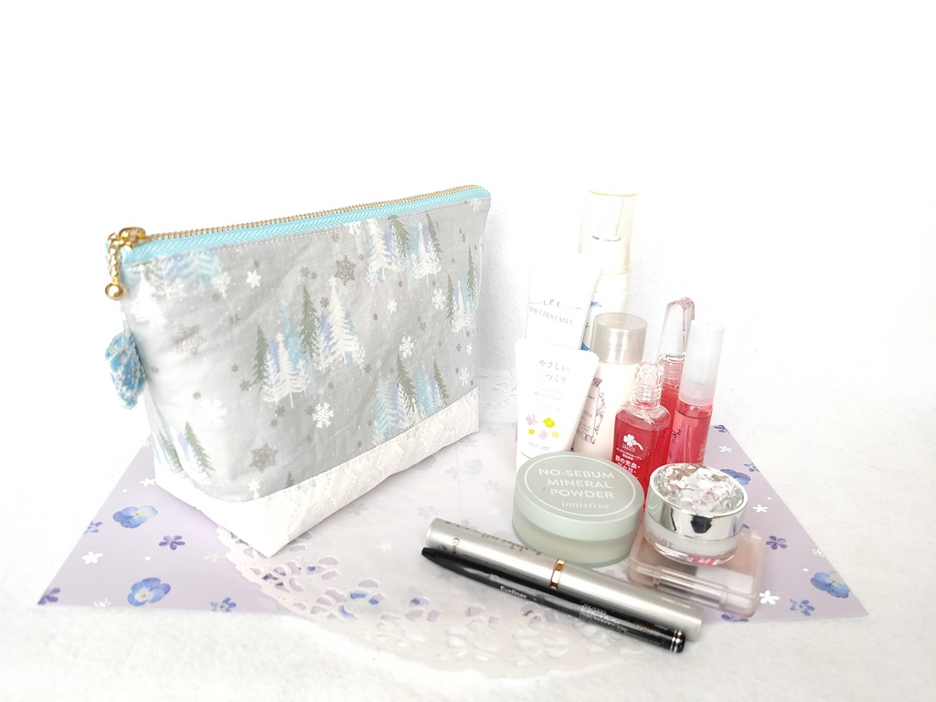 クリスマス🎄ファスナーポーチ(ツリーと雪の結晶・グレー)