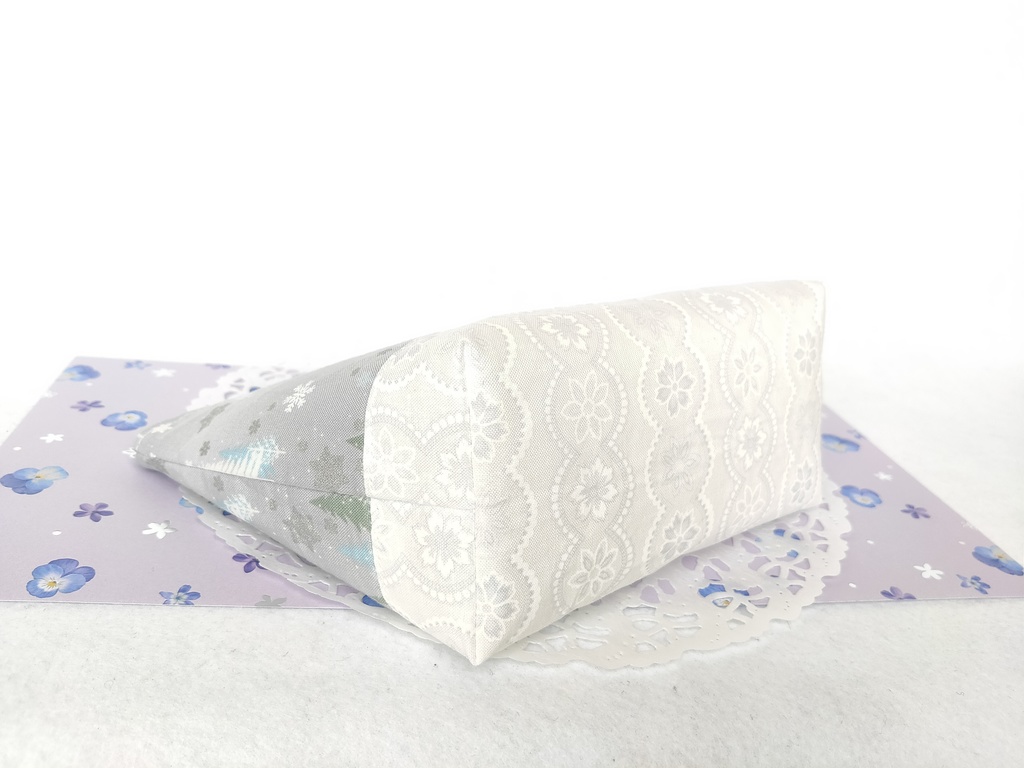 クリスマス🎄ファスナーポーチ(ツリーと雪の結晶・グレー)