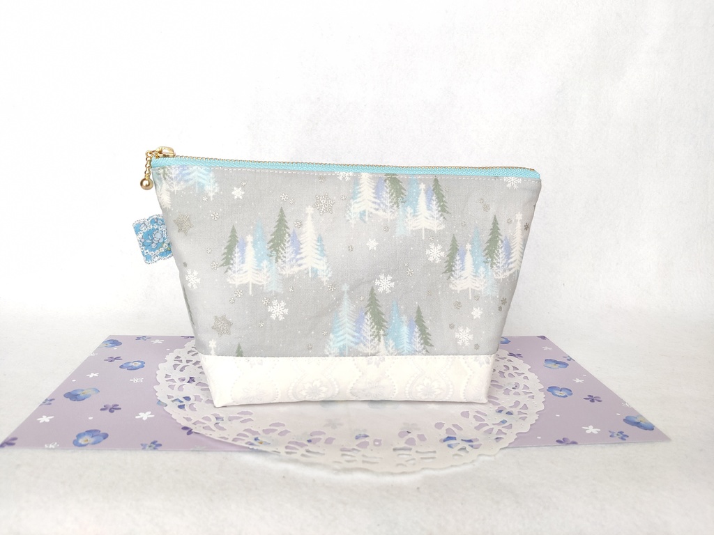 クリスマス🎄ファスナーポーチ(ツリーと雪の結晶・グレー)