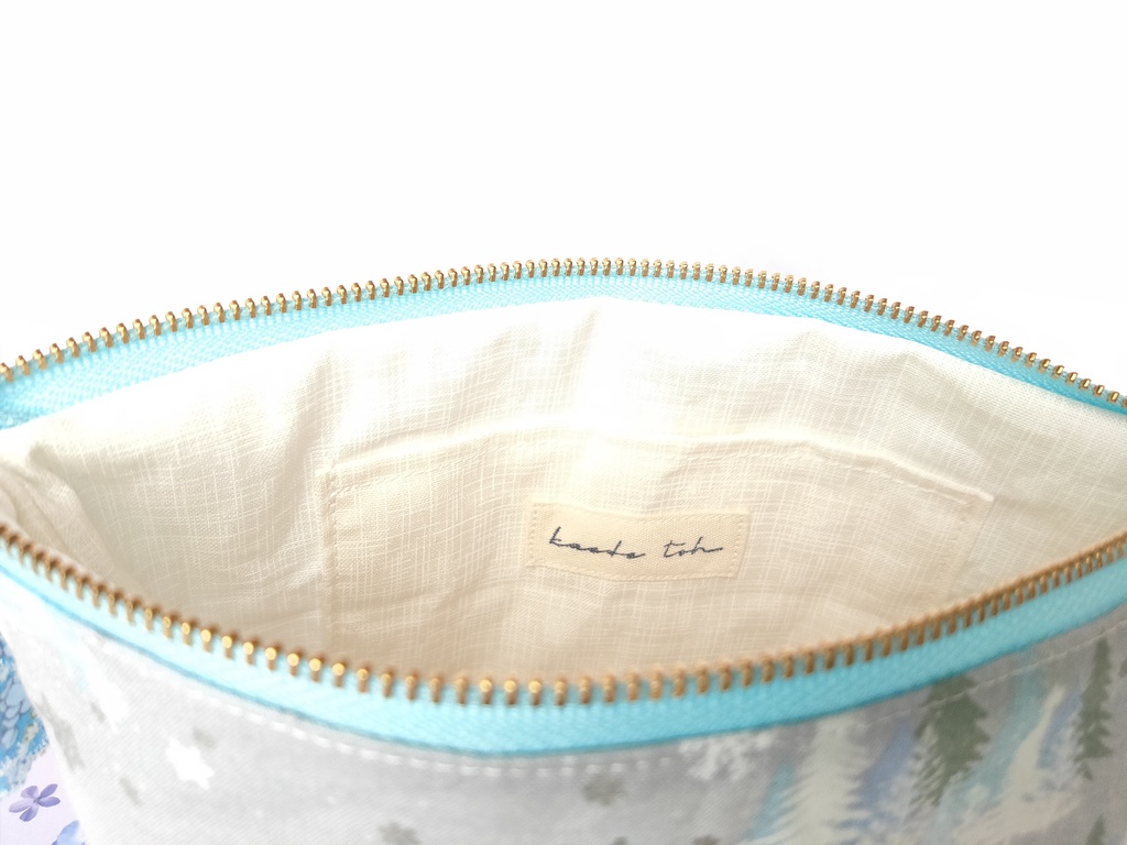 クリスマス🎄ファスナーポーチ(ツリーと雪の結晶・グレー)