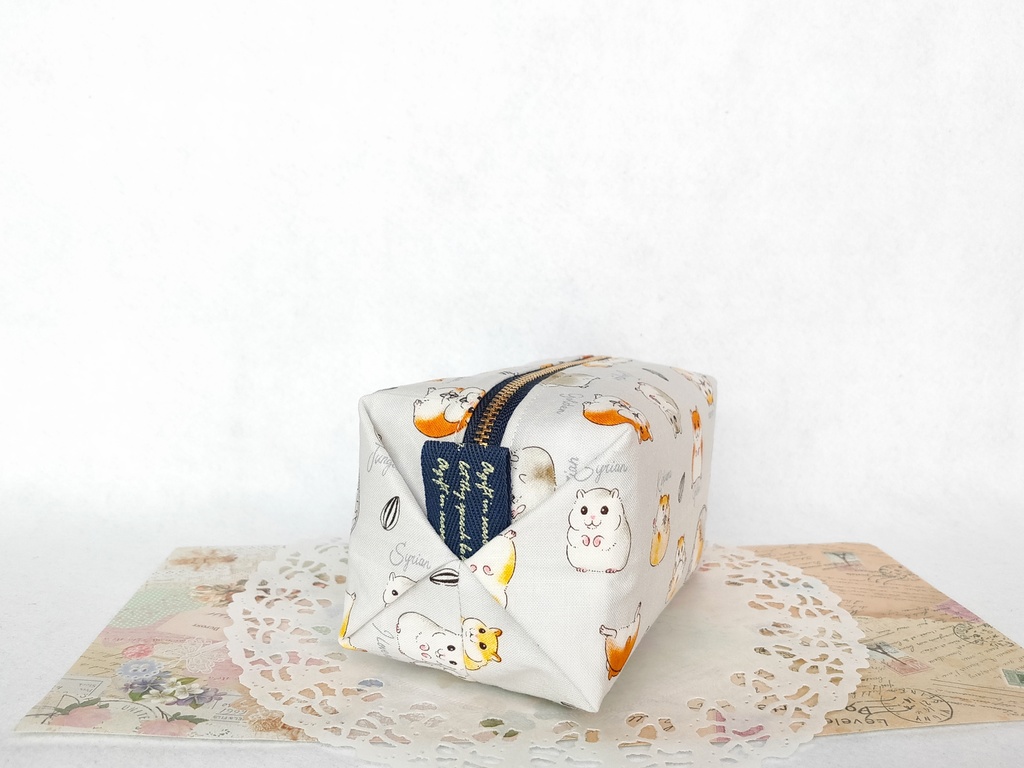 ハムスターのキャラメルポーチ(グレー)