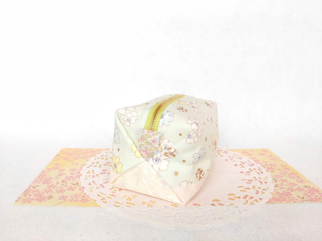 桜のキラキラ⭐キャラメルポーチ(イエローグリーン)