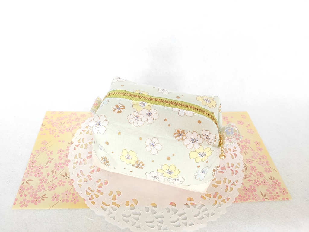 桜のキラキラ⭐キャラメルポーチ(イエローグリーン)