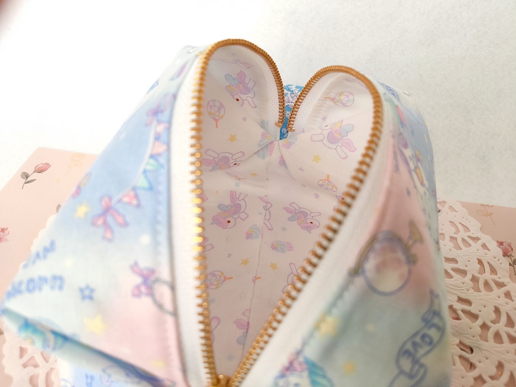 ゆめかわ❤︎キラキラ⭐キャラメルポーチ(おやすみユニコーン・ブルー)