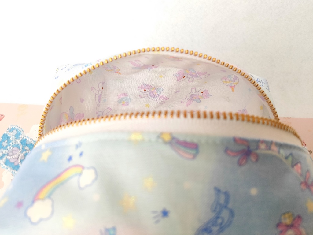 ゆめかわ❤︎キラキラ⭐キャラメルポーチ(おやすみユニコーン・ブルー)