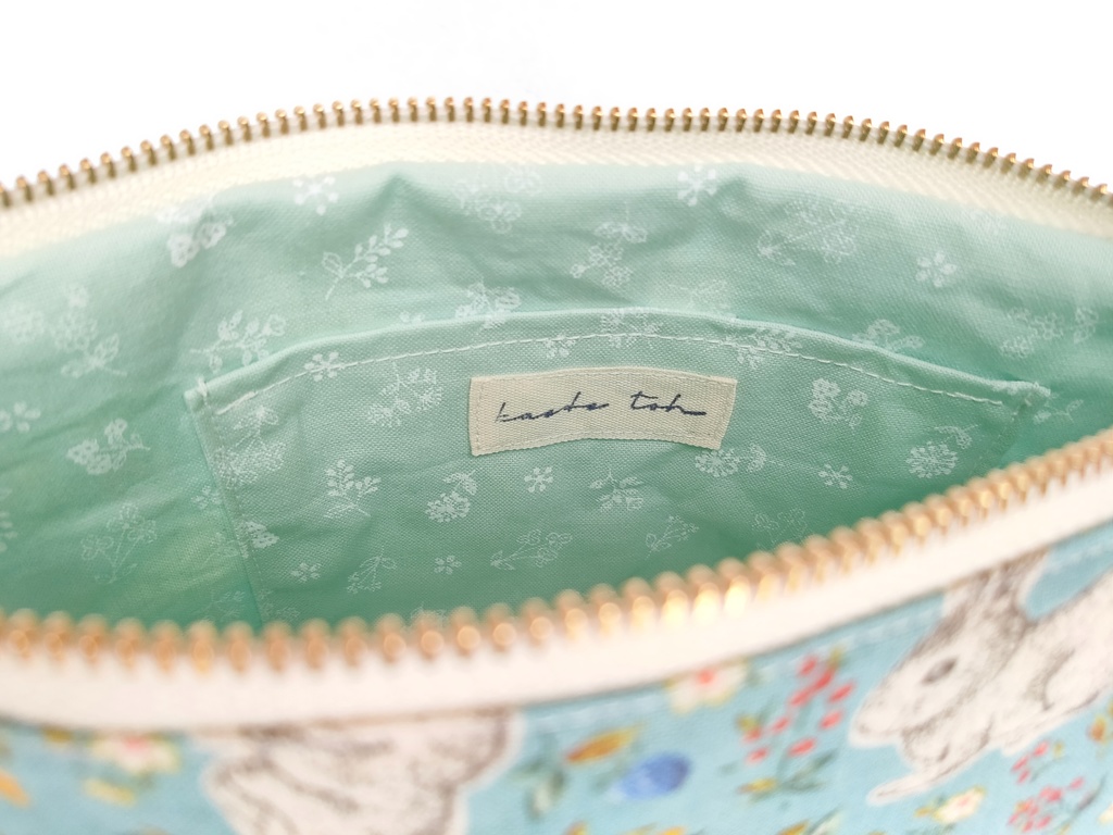 ファスナーポーチ(うさぎとラズベリー・ブルー)