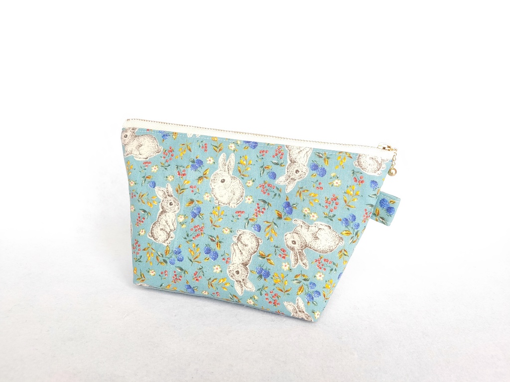 ファスナーポーチ(うさぎとラズベリー・ブルー)