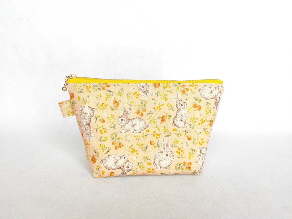 ファスナーポーチ(うさぎとラズベリー・イエロー)