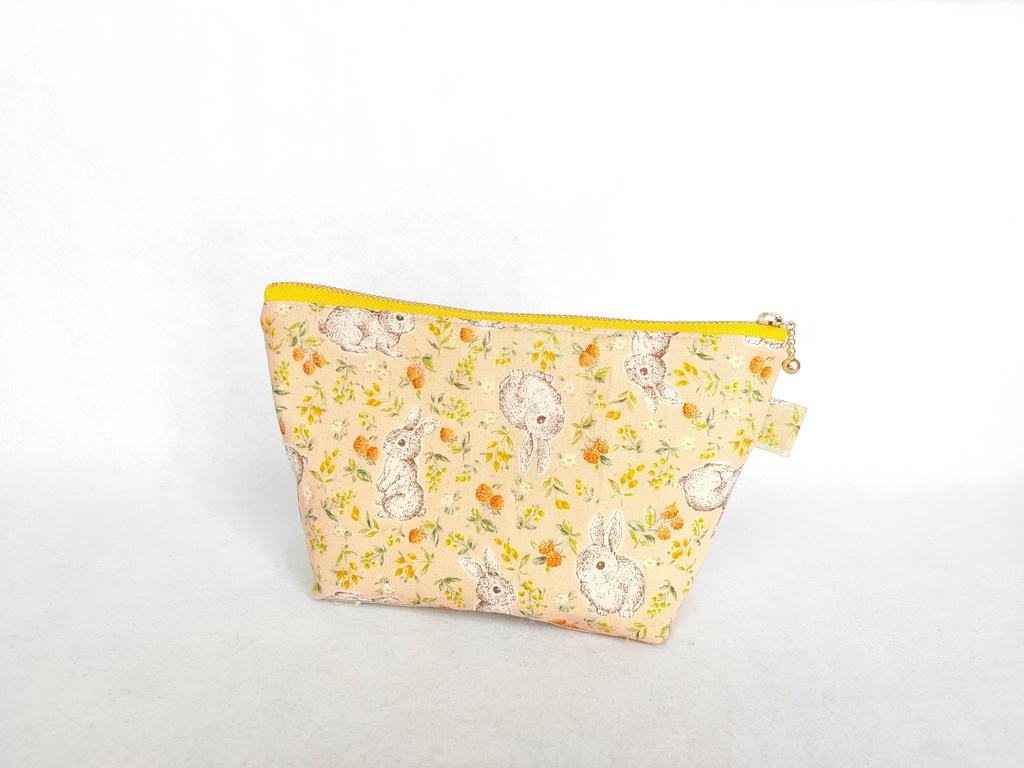 ファスナーポーチ(うさぎとラズベリー・イエロー)