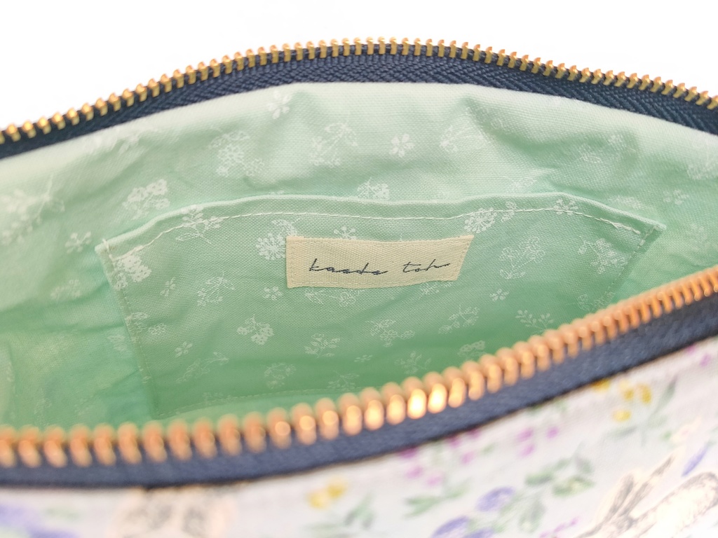 ファスナーポーチ(うさぎとラズベリー・ブルーグレー)